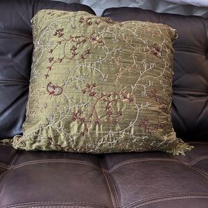 NWT Arabella green 19” * 19” Hand beaded Luxury pillow / cushion